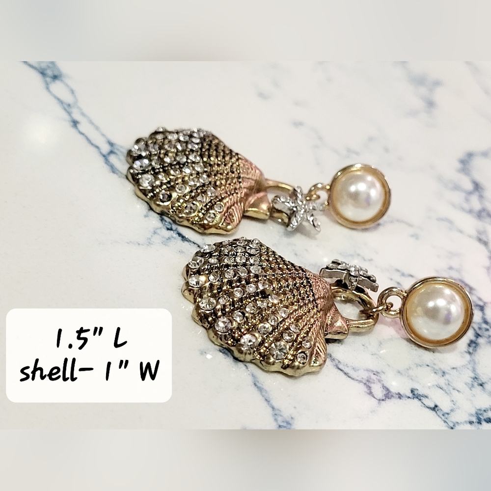 Seashell and starfish dangle earrings